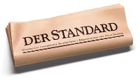 Logo der Zeitung Der Standard auf einer gefalteten Ausgabe