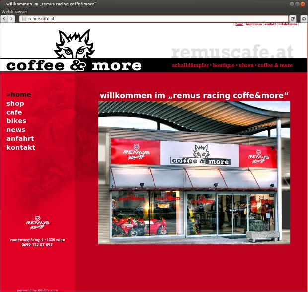 Startseite des Remus Cafés mit Foto des Eingangs und Motorrad